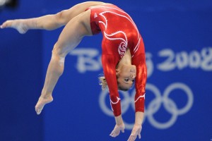 九游平台官网-逆境致胜：团队合作的完美演绎！，逆境与成功的句子